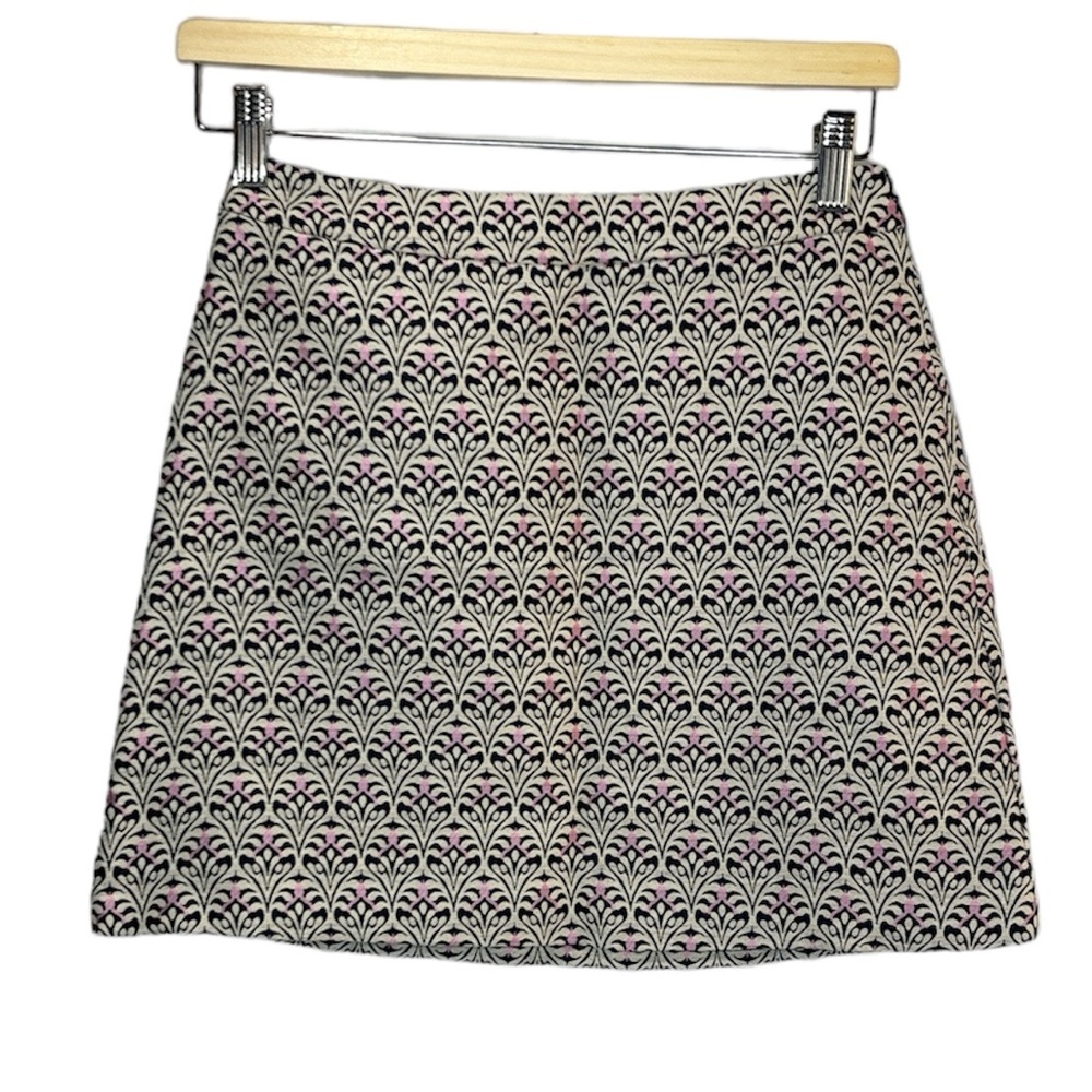 Forever 21 Women's A-Line Jacquard Silhouette Modern Mini Skirt Size S